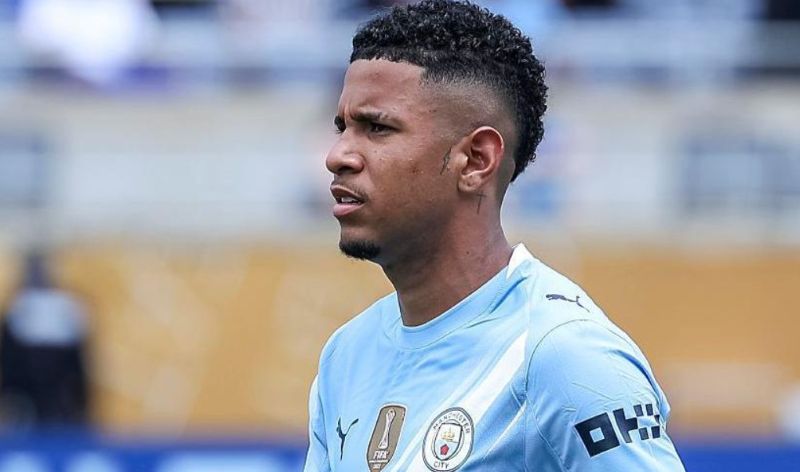 Savinho nhanh chóng trở thành nhân tố quan trọng trong màu áo CLB và đội tuyển Brazil