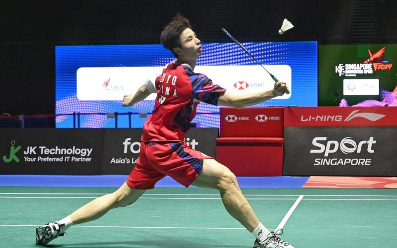 Anh bắt đầu sự nghiệp chuyên nghiệp khi 16 tuổi 