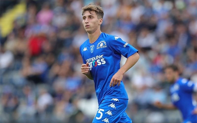 Chân sút được xem là có thể kế thừa vị trí của Paulo Dybala tại AS Roma 